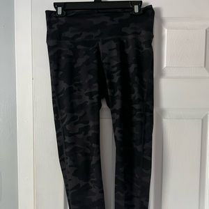 Camo leggings
